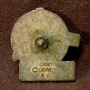 Pin's Esso Euro Disney Fantasyland (02)
